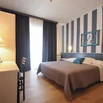 水晶酒店