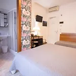 Hotel Crystal