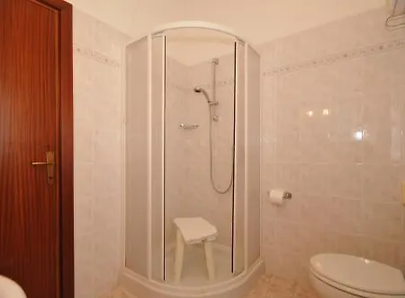 كريستال فندق