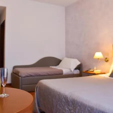 فندق كريستال 3*