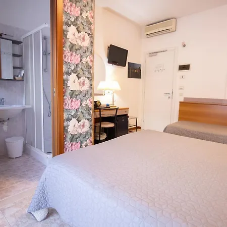Hotel Crystal