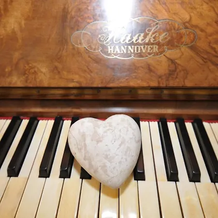 فندق كريستال كاوْرلي