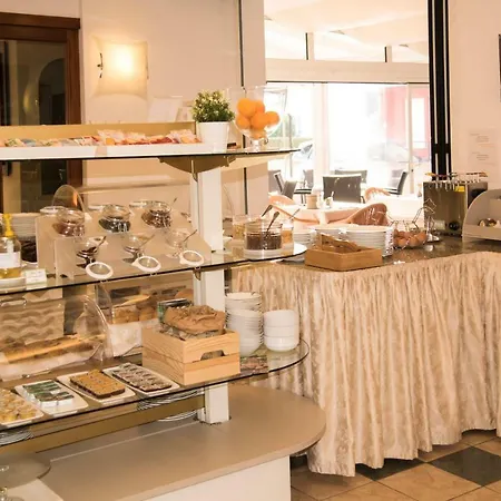 كريستال كاوْرلي